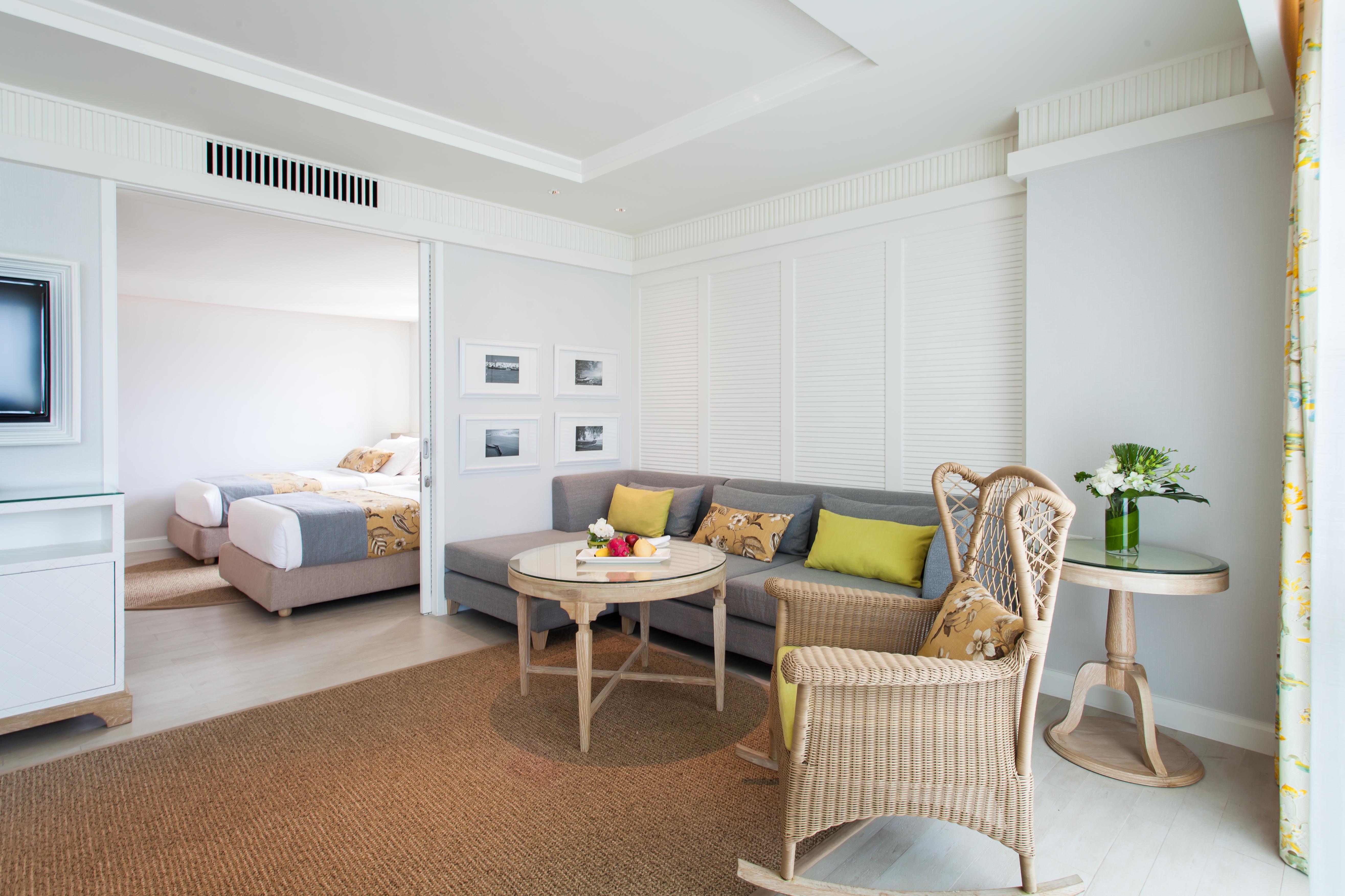 Amari Hua Hin - SHA Extra Plus Exterior foto A suite at the hotel