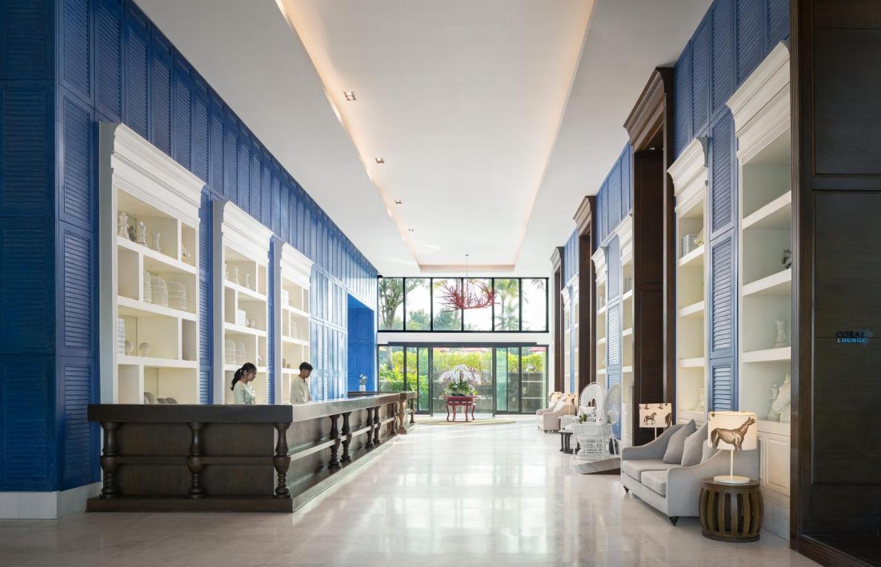 Amari Hua Hin - SHA Extra Plus Exterior foto The hotel lobby