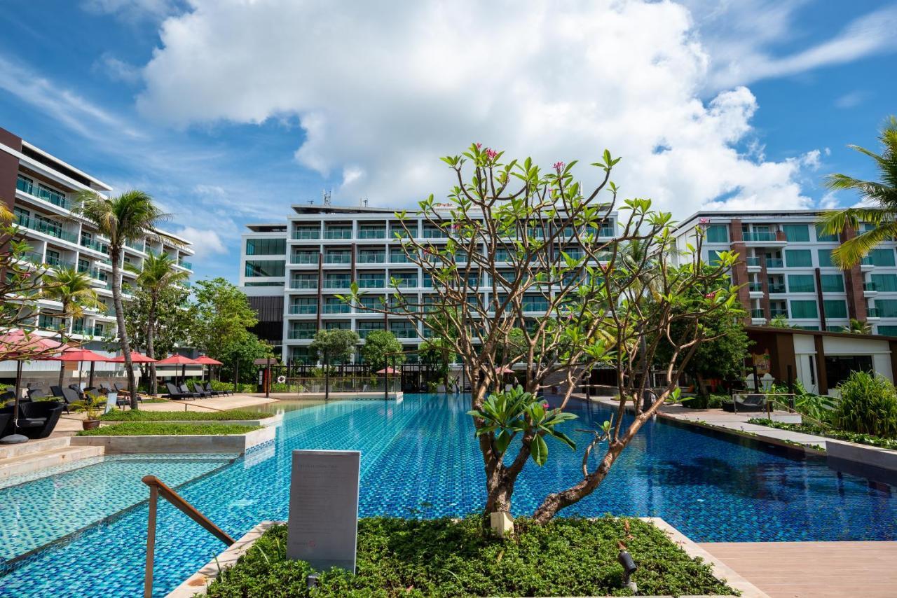 Amari Hua Hin - SHA Extra Plus Exterior foto The swimming pool at the resort