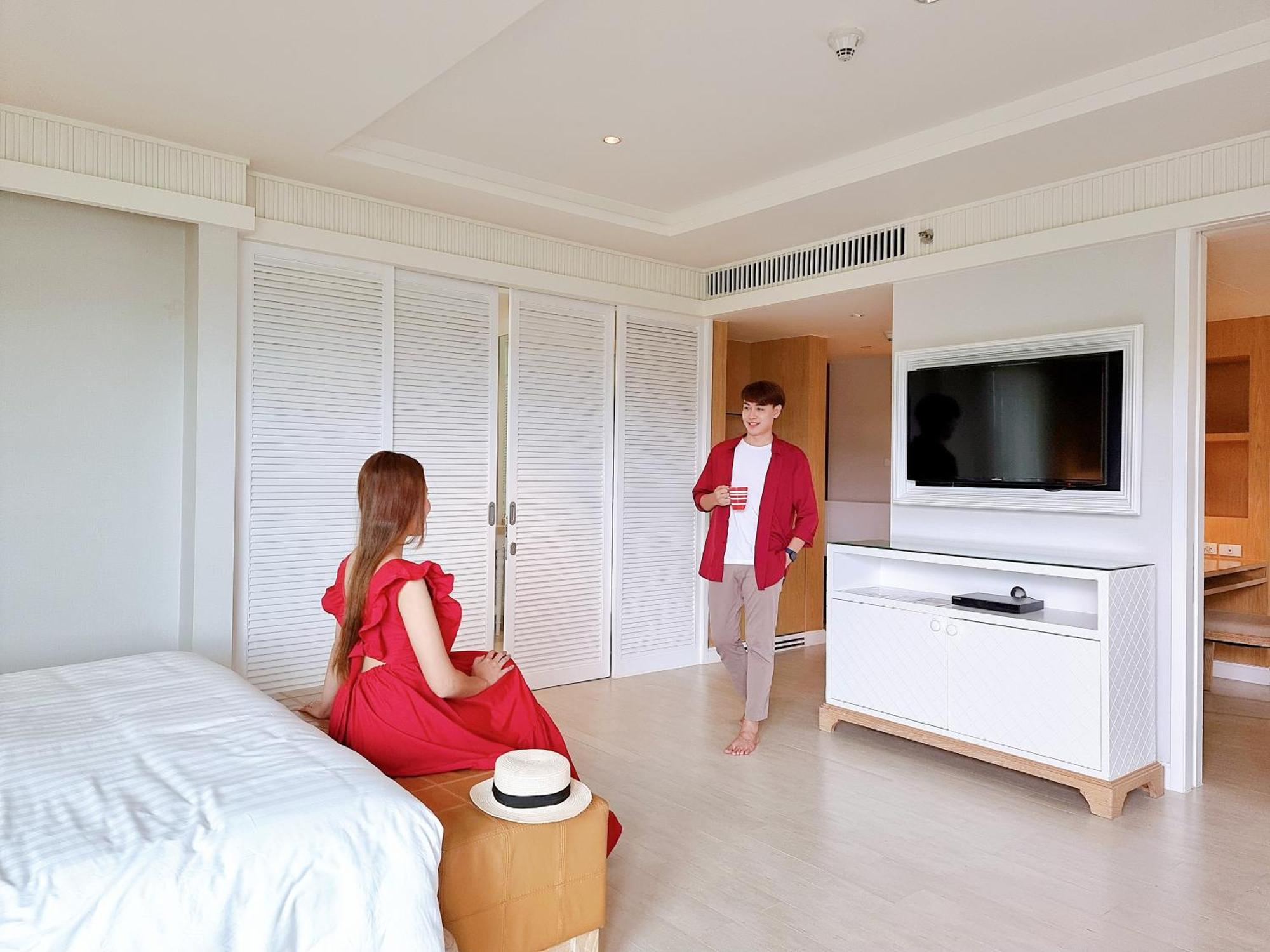 Amari Hua Hin - SHA Extra Plus Exterior foto A room at the hotel